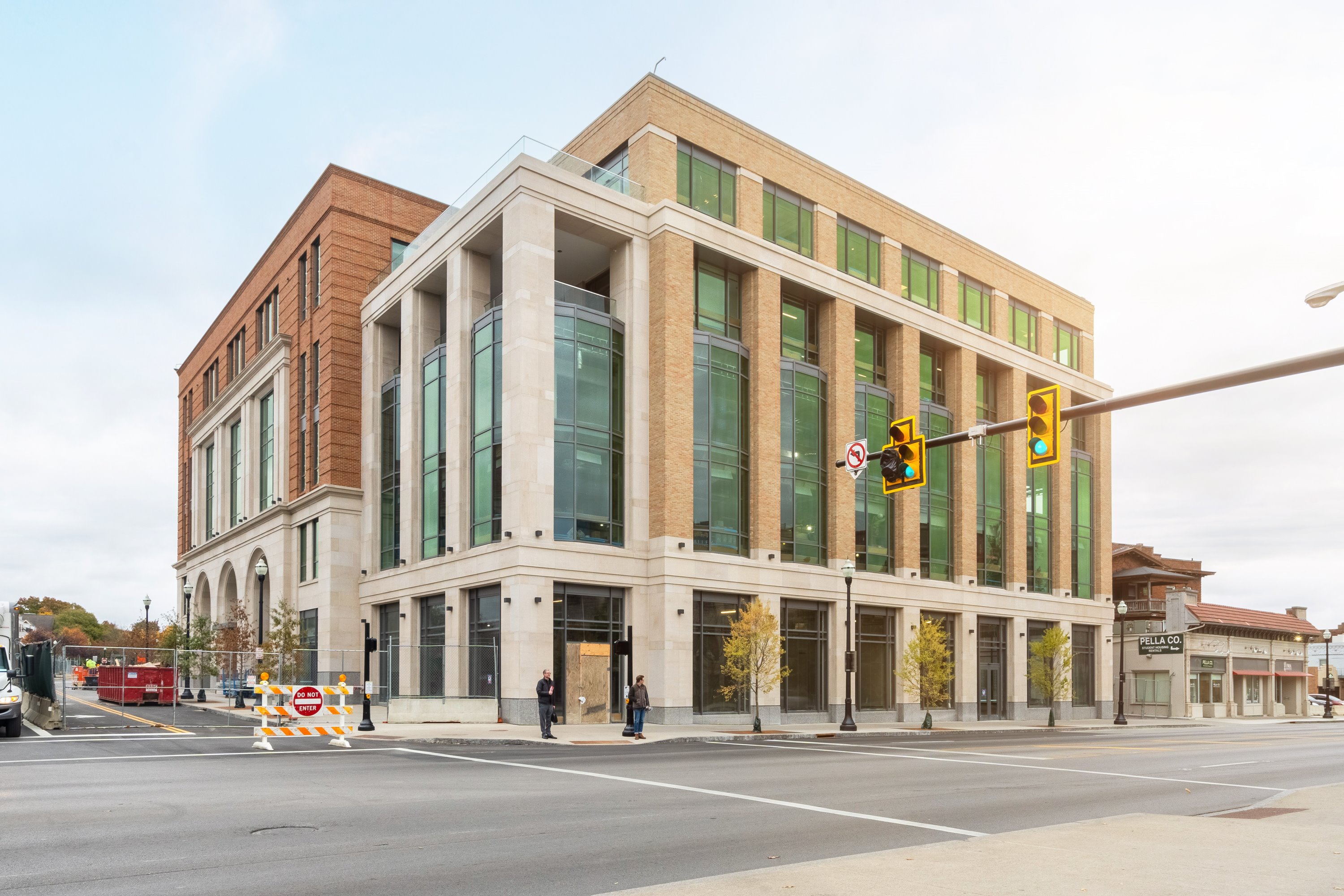 University Square South building along High St.