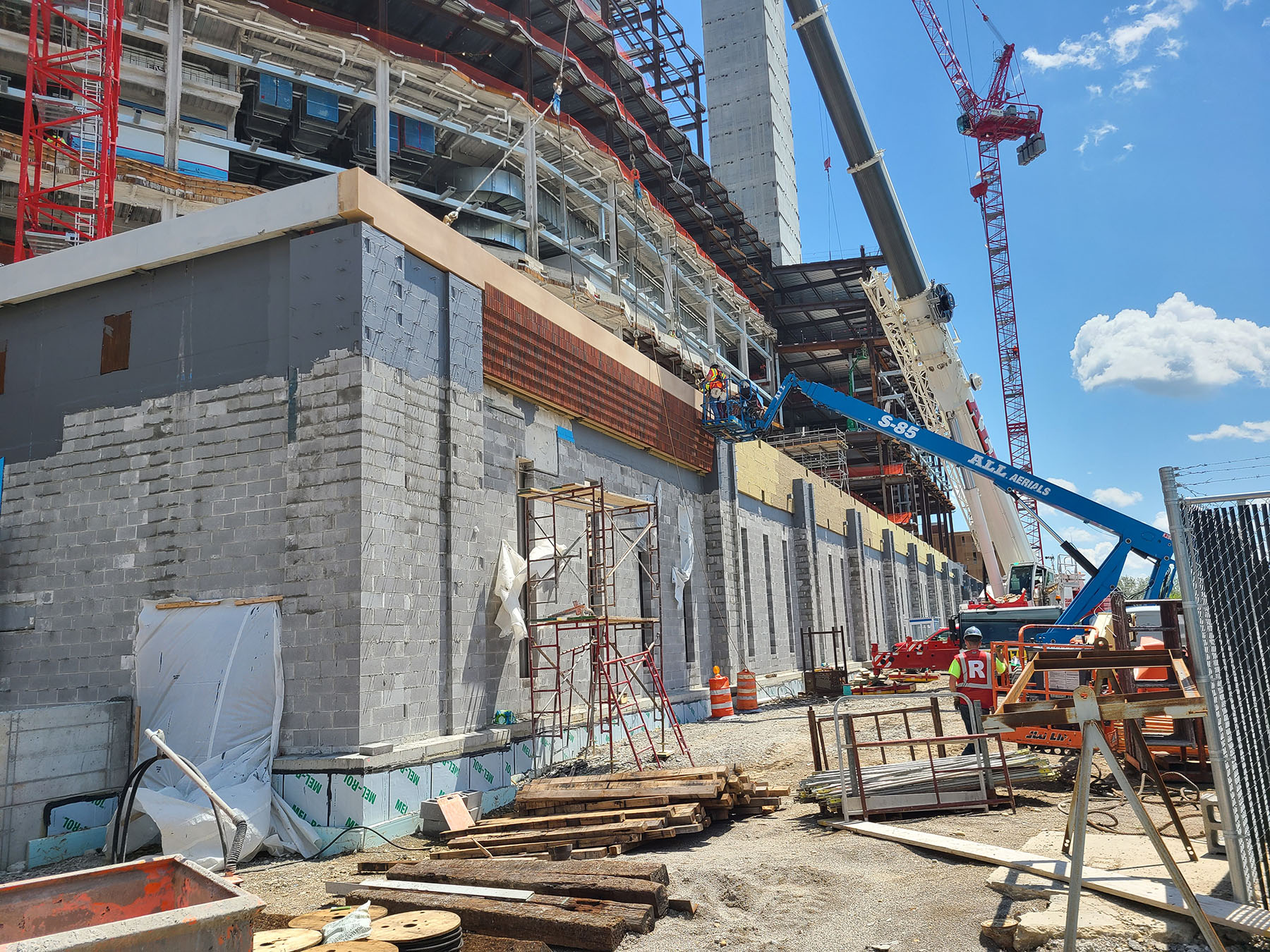 Inpatient hospital weight-carrying structure