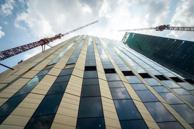 Cranes next to Inpatient Hospital